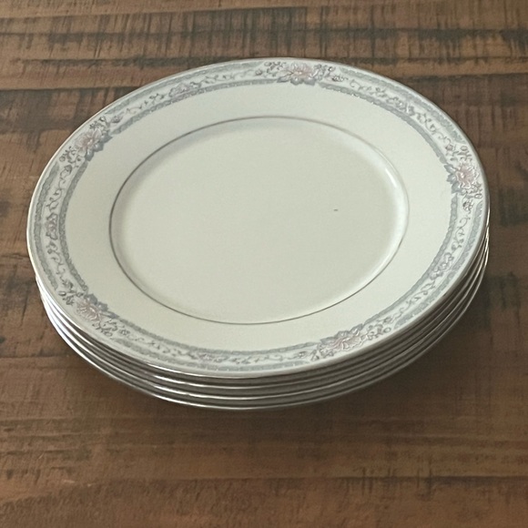 Lenox Charlestone set of (4) salad plates